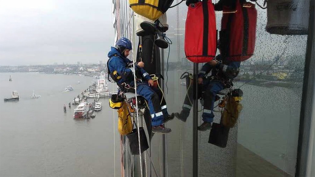 seilbasierte Glasreinigung seilkonzept